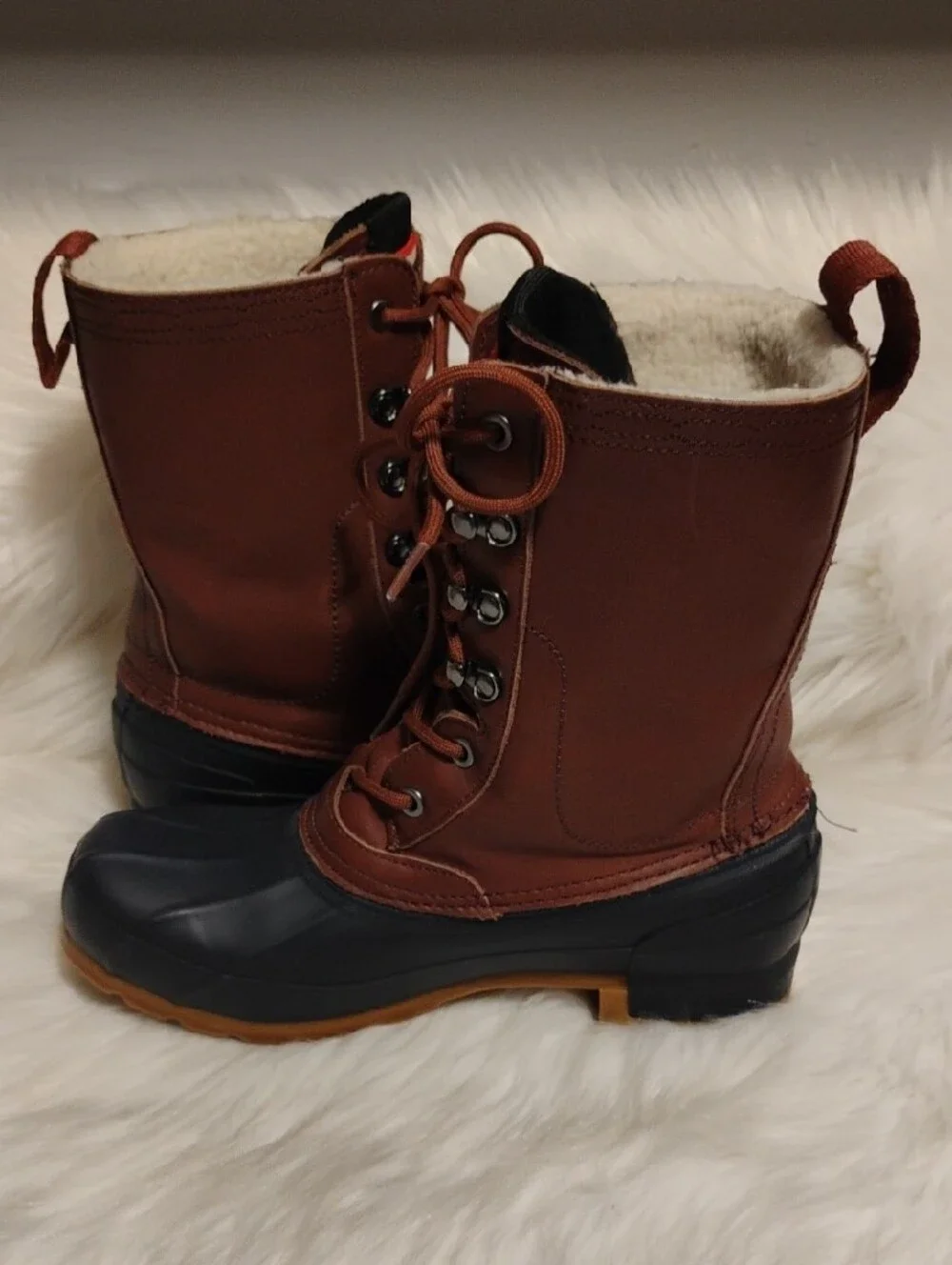 Hunter lace up